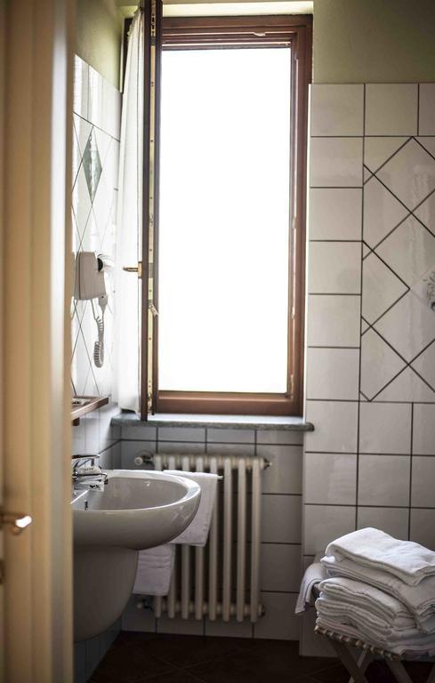 Azienda Agrituristica Alcastle Montabone エクステリア 写真