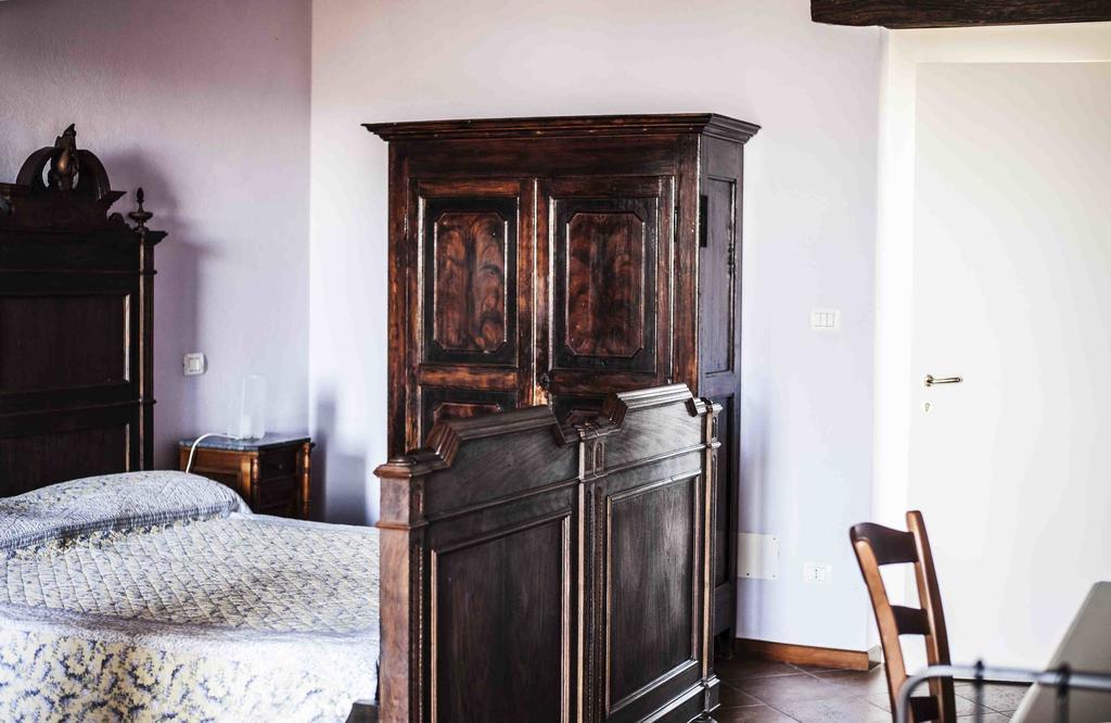 Azienda Agrituristica Alcastle Montabone エクステリア 写真