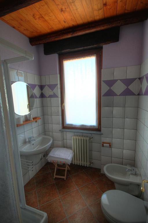 Azienda Agrituristica Alcastle Montabone エクステリア 写真