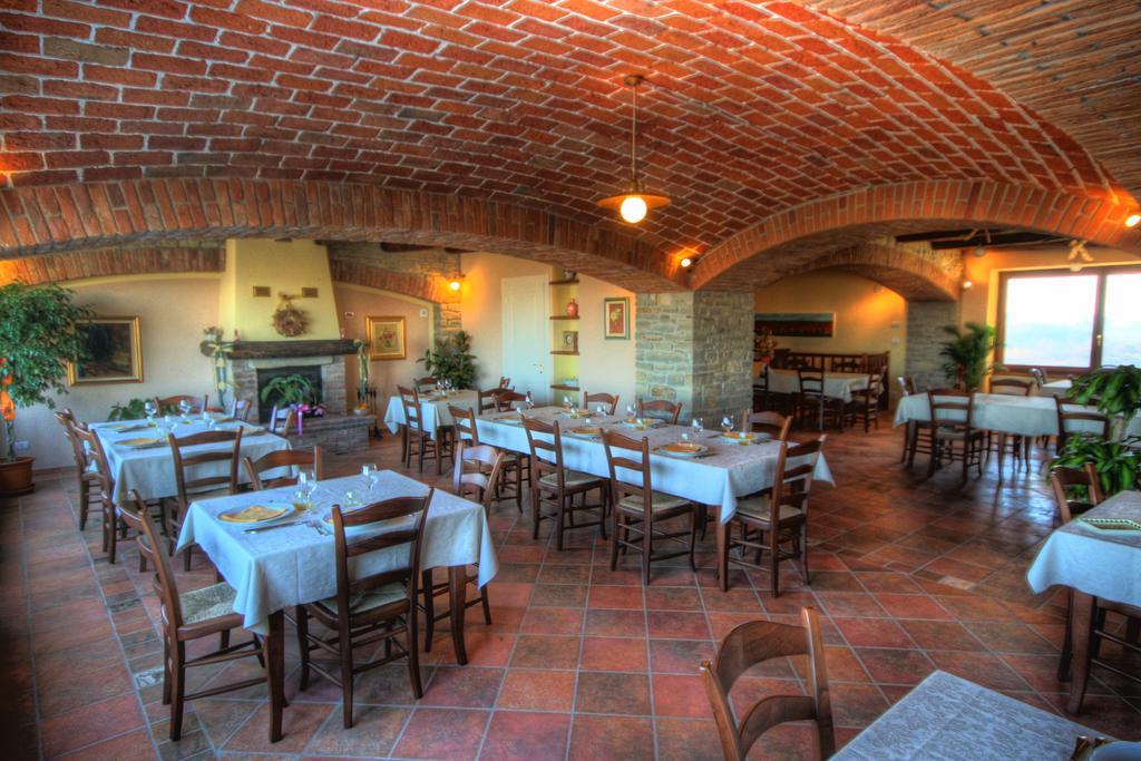 Azienda Agrituristica Alcastle Montabone エクステリア 写真