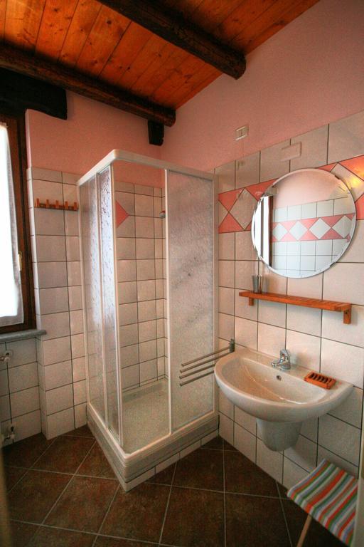 Azienda Agrituristica Alcastle Montabone エクステリア 写真